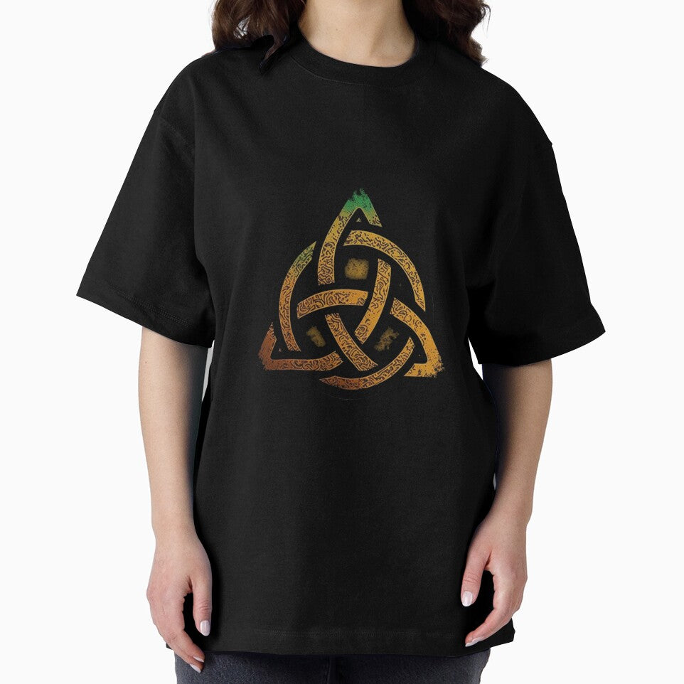 Trinity Knot by Deedy  Studio